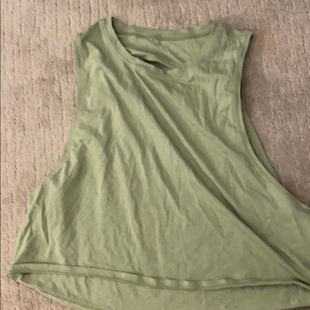 Lululemon crop top